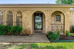 3732 Holland Dr, North Richland Hills, TX 76180 - Photo 4