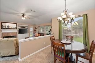 202 Creek Point Ln, Arlington, TX 76002 - Photo 12