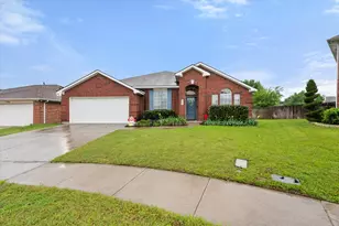202 Creek Point Ln, Arlington, TX 76002 - Photo 2