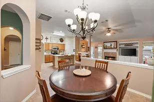 202 Creek Point Ln, Arlington, TX 76002 - Photo 10