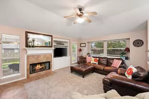 202 Creek Point Ln, Arlington, TX 76002 - Photo 20
