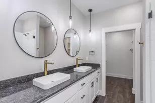 326 W Day St, Denison, TX 75020 - Photo 14