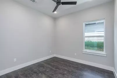 326 W Day Street, Denison, TX 75020 - Photo 6