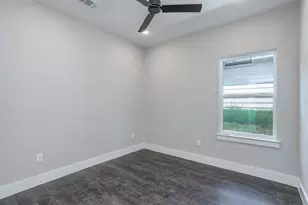 326 W Day St, Denison, TX 75020 - Photo 6