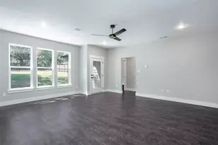 326 W Day St, Denison, TX 75020 - Photo 8