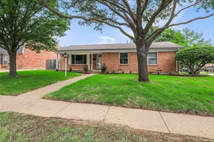 700 Kindred Ln, Richardson, TX 75080 - Photo 2