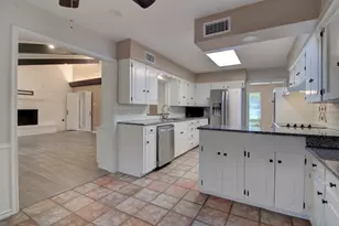 3763 Vinecrest Dr, Dallas, TX 75229 - Photo 14