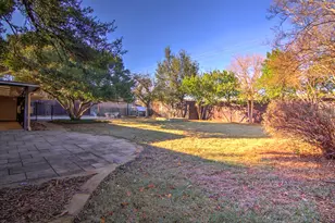 3763 Vinecrest Dr, Dallas, TX 75229 - Photo 32