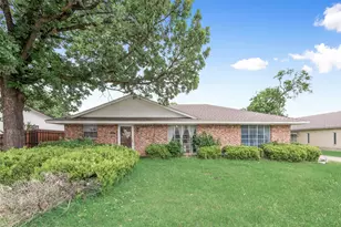 1308 N Kaufman St, Ennis, TX 75119 - Photo 1