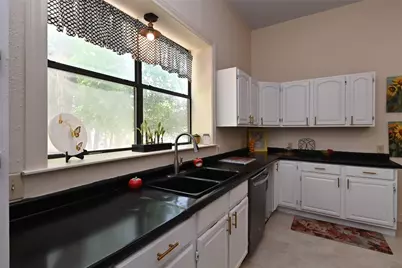 1220 N 18th Street, Waco, TX 76707 - Photo 18