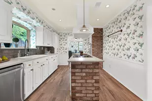 317 Faircrest Dr, Garland, TX 75040 - Photo 10