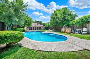 317 Faircrest Dr, Garland, TX 75040 - Photo 2