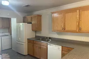 389 W Sloan St, Stephenville, TX 76401 - Photo 6
