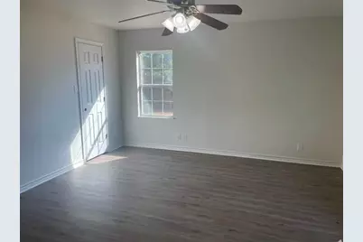 389 W Sloan Street, Stephenville, TX 76401 - Photo 12