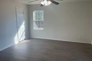 389 W Sloan St, Stephenville, TX 76401 - Photo 12