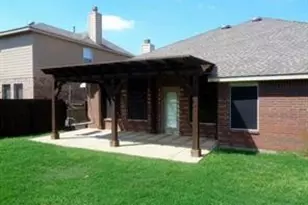2912 Hollow Valley Dr, Fort Worth, TX 76244 - Photo 2