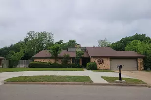 930 N Lydia St, Stephenville, TX 76401 - Photo 1