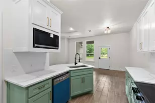 1005 Cornelia St, Greenville, TX 75401 - Photo 4