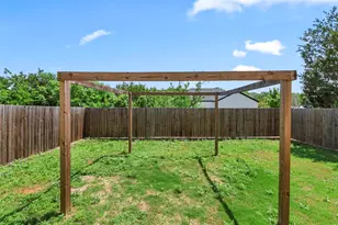 2625 Austin Dr, Granbury, TX 76048 - Photo 12