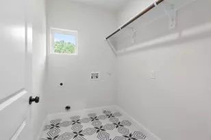 2625 Austin Dr, Granbury, TX 76048 - Photo 4