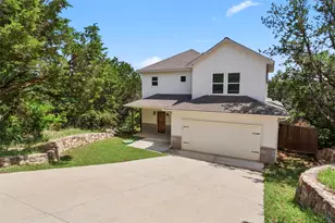 2625 Austin Dr, Granbury, TX 76048 - Photo 2