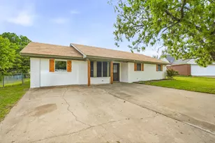 115 Double Horn St, Stephenville, TX 76401 - Photo 2