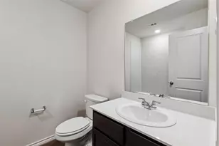 13204 Enclave Pkwy, Providence Village, TX 76227 - Photo 20