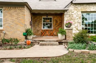 615 S Montclair Ave, Dallas, TX 75208 - Photo 2