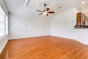 1220 Shady Elm Ln, Lewisville, TX 75067 - Photo 4