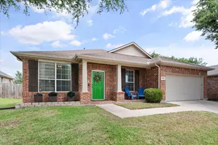 710 Fannin Ln, Mansfield, TX 76063 - Photo 2