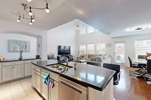 9866 Wake Bridge Dr, Frisco, TX 75035 - Photo 10