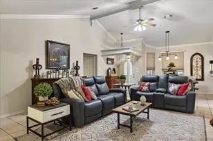 1405 5th St, Granbury, TX 76048 - Photo 4