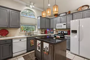 1405 5th St, Granbury, TX 76048 - Photo 12