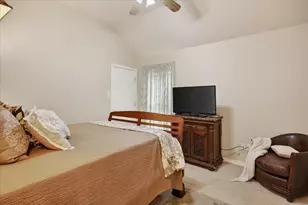 1405 5th St, Granbury, TX 76048 - Photo 20