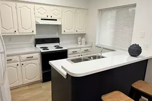 9701 Limestone Dr, Dallas, TX 75217 - Photo 16