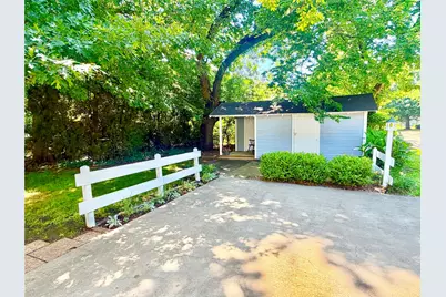 725 Bolivar Street, Denton, TX 76201 - Photo 34