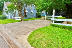 725 Bolivar St, Denton, TX 76201 - Photo 32