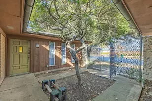 4613 Ranch View Rd, Fort Worth, TX 76109 - Photo 4