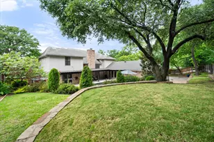 907 Loch Lomond Dr, Arlington, TX 76012 - Photo 40