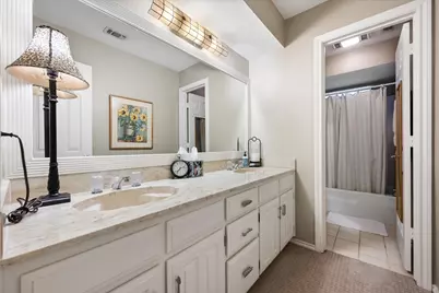 907 Loch Lomond Drive, Arlington, TX 76012 - Photo 34