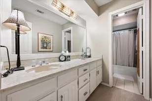 907 Loch Lomond Dr, Arlington, TX 76012 - Photo 34