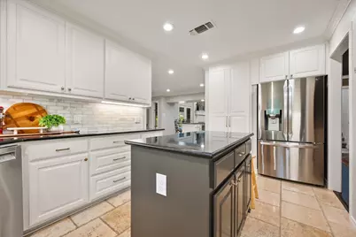 907 Loch Lomond Drive, Arlington, TX 76012 - Photo 12