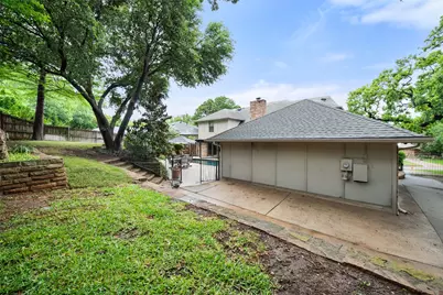 907 Loch Lomond Drive, Arlington, TX 76012 - Photo 38