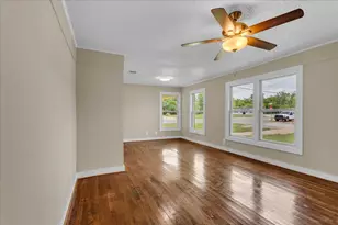 200 Victory St, Bonham, TX 75418 - Photo 4
