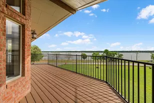 203 W Lake Dr, Weatherford, TX 76087 - Photo 1