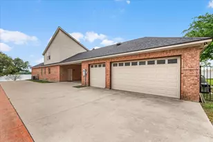 203 W Lake Dr, Weatherford, TX 76087 - Photo 32