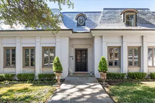212 Hazelwood Dr, Fort Worth, TX 76107 - Photo 4