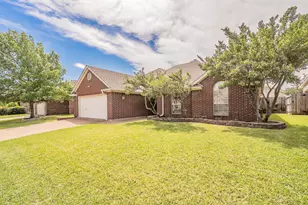 2720 Cedar Springs Ct, Bedford, TX 76021 - Photo 2