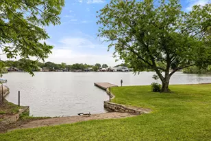 633 E Bridge St, Granbury, TX 76048 - Photo 36