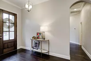 2700 Gladstone Dr, Dallas, TX 75211 - Photo 4